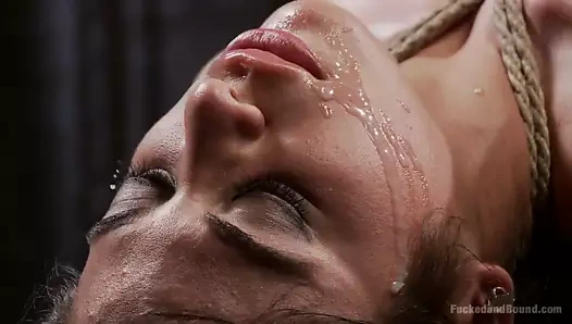 babasının küçük fahişesi