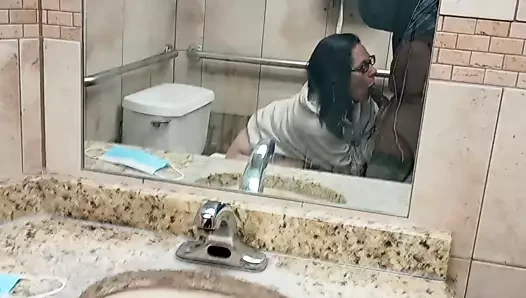 kamu banyo oral seks