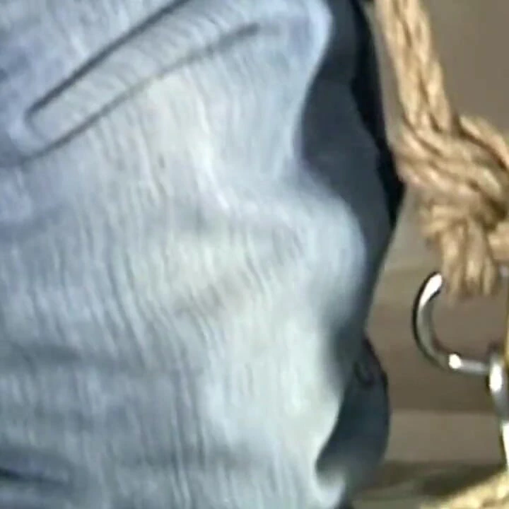 Nomi yere kıskaçlı ve daha fazlası