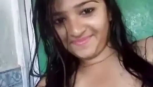 Charakku bf için kedi göğüsler gösteren