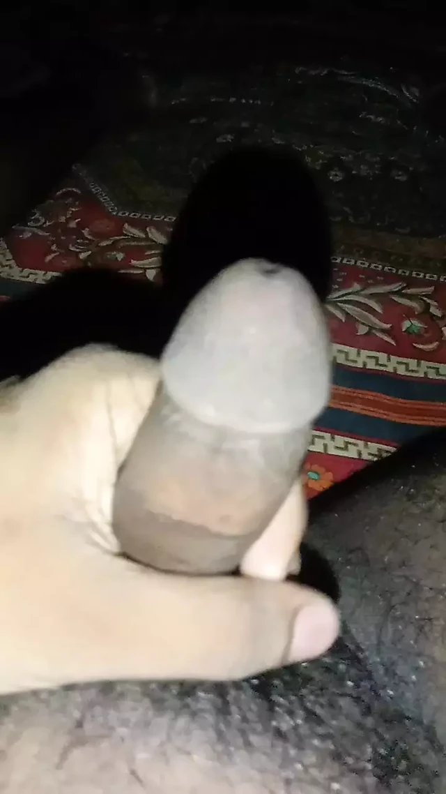 Büyük siyah yarak tek başına mastürbasyon.Asyalı siyah yarak