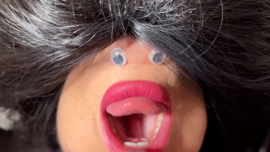 Küçük konuşurken ağız alarak büyük horoz