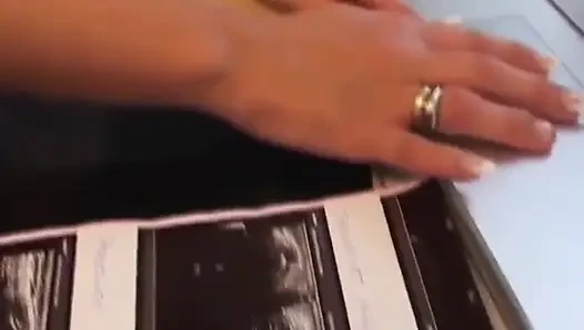 Döl yiyen Fransız genç kız sevgilisi tarafından sikiliyor