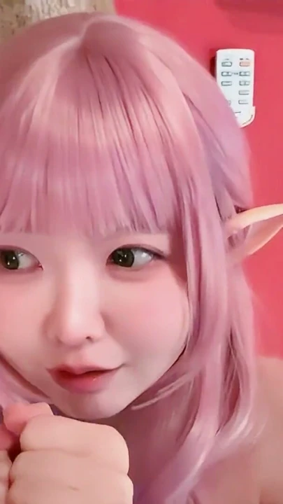 Karanlık bir mağarada sevimli pembe saçlı HENTAI elf ile üreme | Bölüm 1