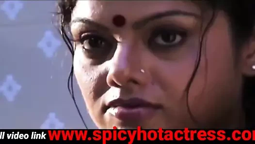 Hintli patronun üvey oğlunun hizmetçiyle ilişkisi var