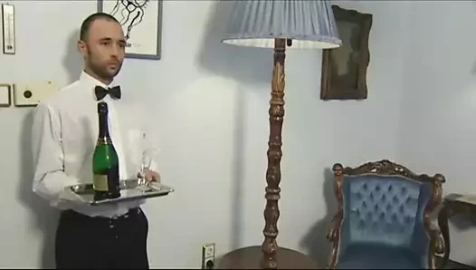 blonde au gros seins enculee comme une pute