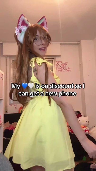 Tatlı cosplay bebeği