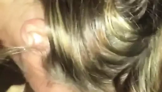 Sarışın sürtük büyük zenci yarağına tapıyor