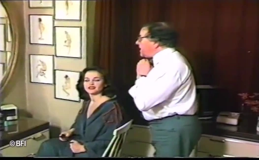 Grup seks kırbaçlama ve şaplak