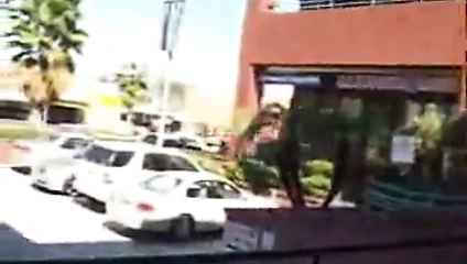 Busty olgun kadın bazı genç musluklara ihtiyaç duyuyor