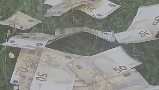 JE SUIS UNE PUTE J'AIME L'ARGENT !!