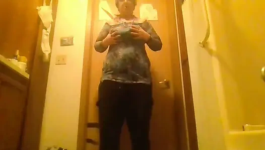 Bu dansı yapabilir miyim? Yeni elbisemi giydim