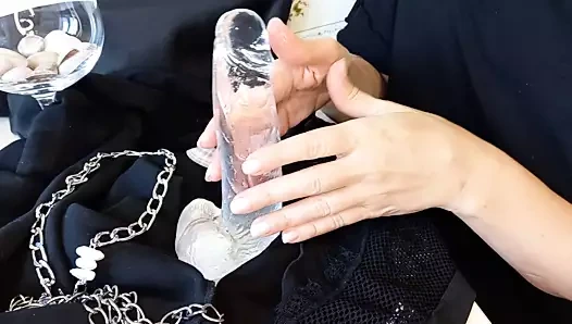 Orta yaşlı seksi kadın, hafif bir kaymayı seviyor...