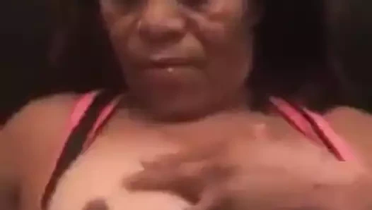 Madura Angela fea pero muy puta y exhibicionista