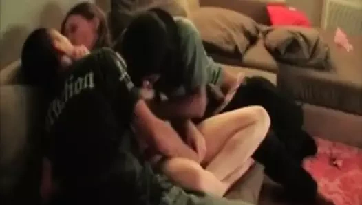 Aldatılan korkak koca fahişeler kapalı onun eş için 2 hipsters