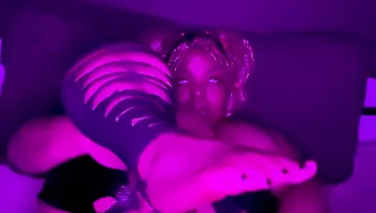 Rue'un baştan çıkarma! Yağ ve ıslaklık