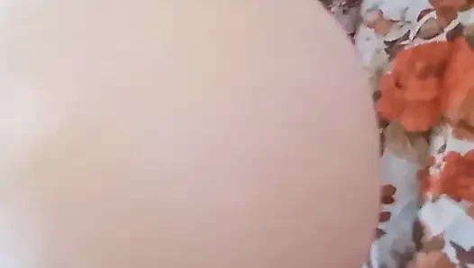 Komşu başkasının evinde emiyor