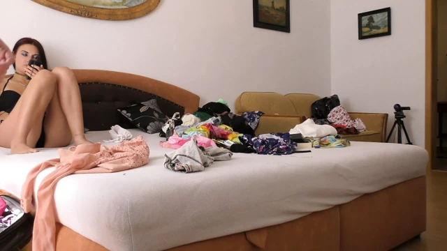 En ateşli dört kızla şimdiye kadarki en seksi sutyen partisi yok