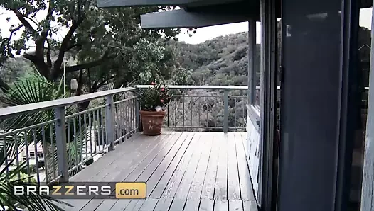 Seksi minyon jillian janson gets üzerinde ona dizler ve berbat mark