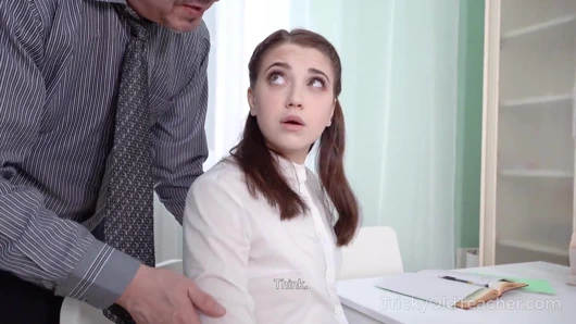 Zor yaşlı öğretmen - yaşlı öğretmen seksi öğrenci yapar