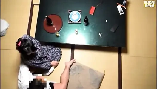 Özel bir oda seansında yakalanan bir kaplıca görevlisinin saatler sonra baştan çıkarılması -sahne.1