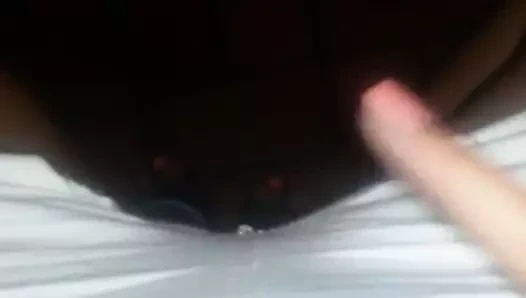 Güzel amatör klitoris ovmak