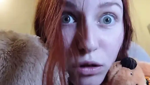 Üvey baba kızına seks öğretiyor