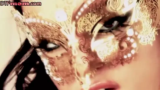 Busty milfs var bir Üç yollu kedi sikme itibaren arkasında ile büyük horoz