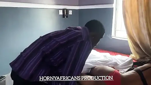 Kremsi amını sikiyor