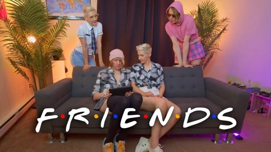 Kadın egemenliği aynı anda bir odada sikişiyor ve yarak sağıyor