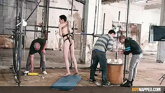 İtaatkar Danny Bianchi büyük bir doruk için geri dönüyor