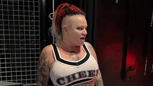 Shes Onun aklını temizliyor