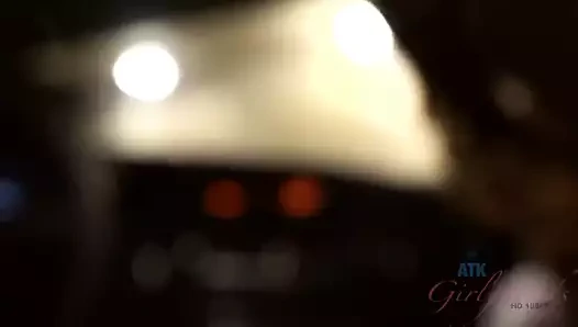 Hawaii'de seni otuzbir çekecek onca yer arasından, Emma Picks