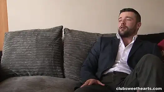 Çarpıcı kızıl saçlının yüzüne boşalıyor