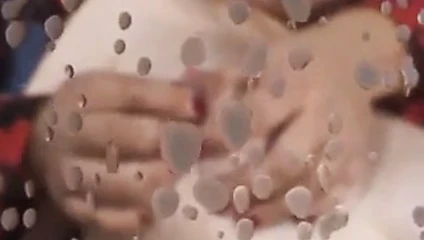 İri güzel olgun kadının sütlü göğüsleri