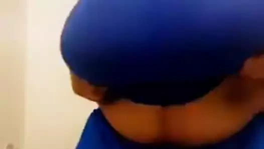 Büyük siyah göğüsler