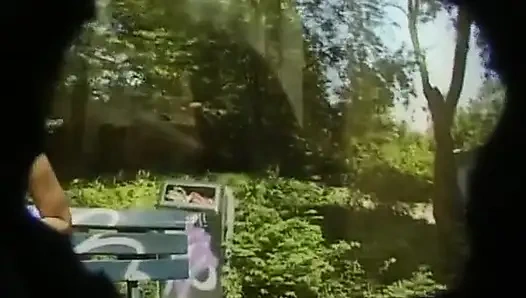 Almanya'dan büyük memeli bayan yarak emmeden önce duş alıyor