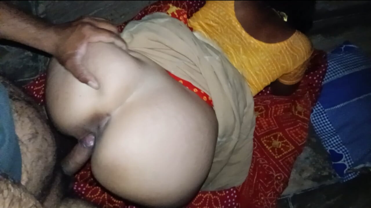 Pati Se Phele Sasur Chad Gaya Lagta hai Pati Me Wo Baat Nahi Hai Isliye Uske Baap Se Khud Rahi