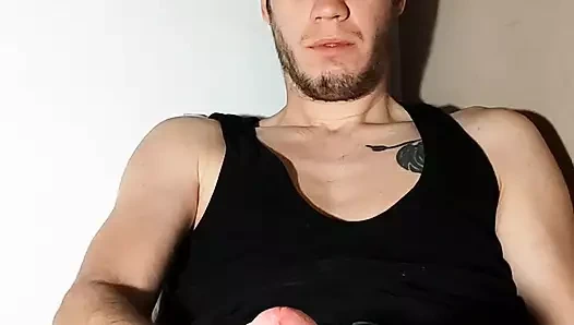 Benim precum yaladı ve büyük bir cumshot karışıklık yaptı