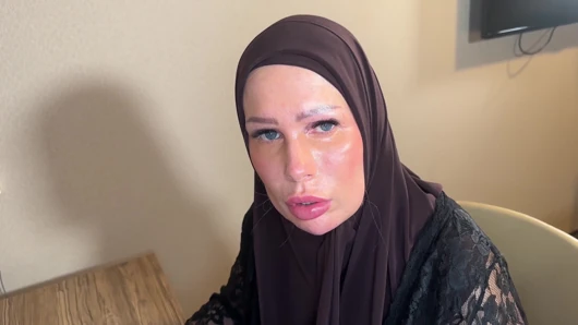 Tesettürlü Evli Kadın Sinflare'nin Yarağını Görene Kadar Iş Başında