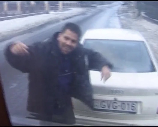 Edepsiz sarışın Alman kaltak boşalmadan önce sert sikiliyor