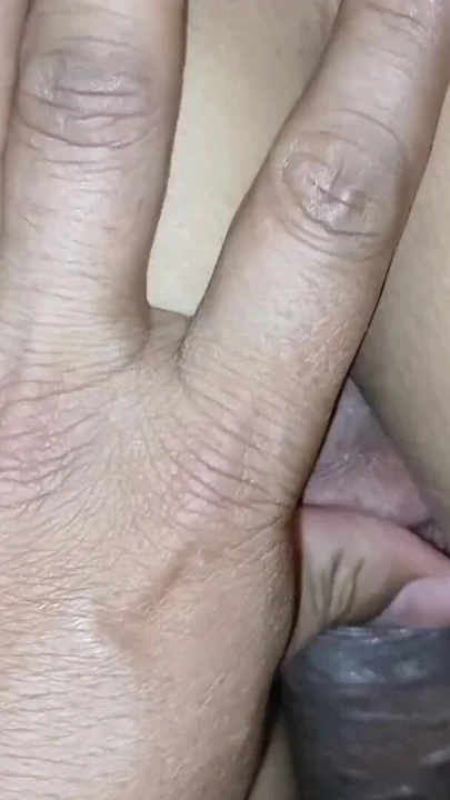 Hintli desi Müslüman üvey kız kardeş genç amatör üvey erkek kardeş tarafından domaltılarak sikiliyor tam Hintçe ses | Klip 3