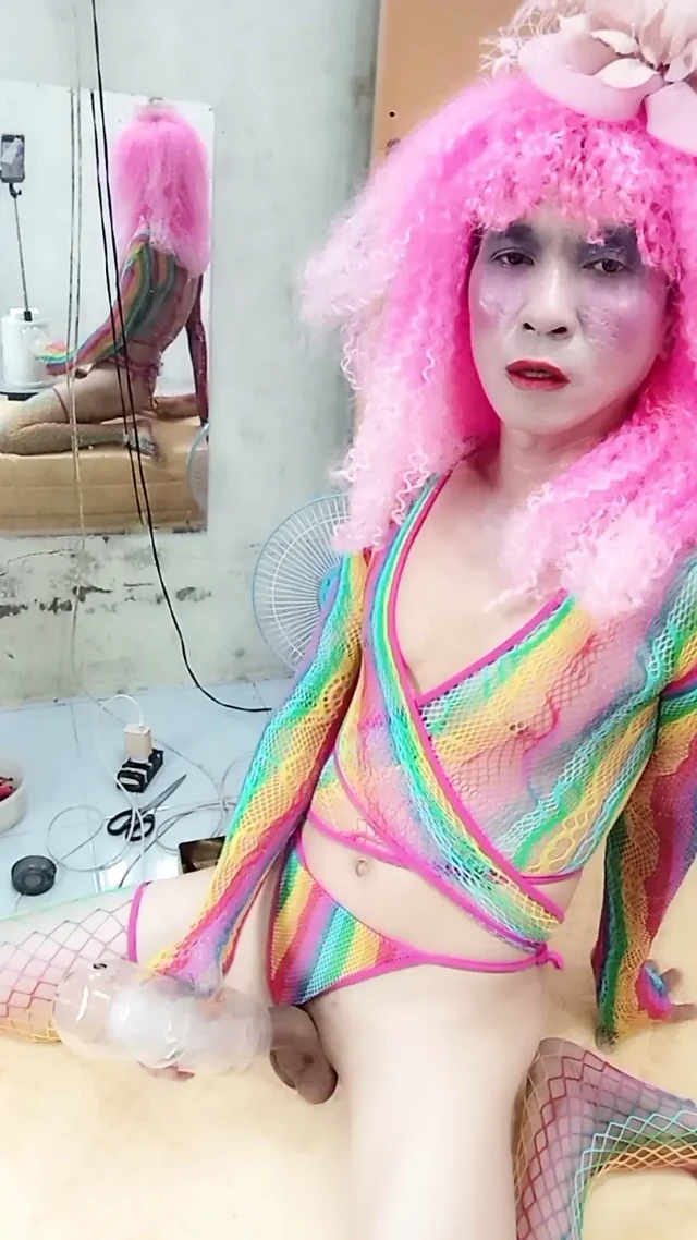 Shemale pear seksi porno derleme videosu giyiyor