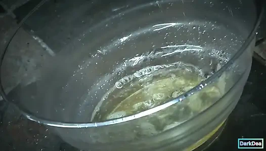 İlahi amcığımın açık dudaklarla işeyişine hayran kal.  Ve dilinle temizleyince!!