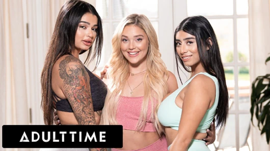 Büyük götlü lezbiyen kızlar yoga stüdyosunda takılıyor!