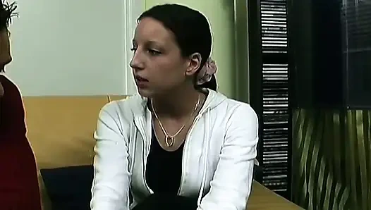 Özensiz amcık yalama zonklayan yarak emme çılgınlığına dönüşüyor