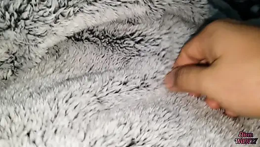 Üvey erkek kardeşimin kız arkadaşını parmaklıyorum