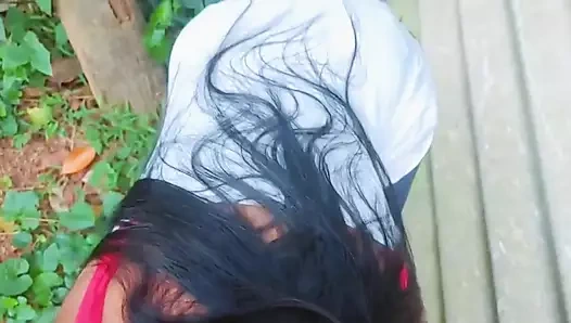 Ormanda eğlenceli seks ateşli köylü desi kız