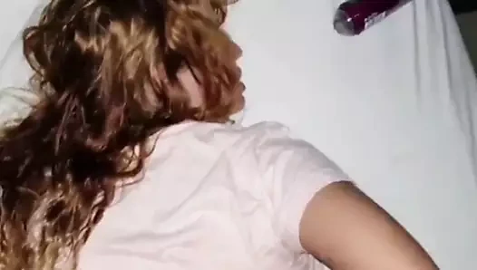 En iyi arkadaşım kıçından büyük horoz ile kızımı uyandırdı