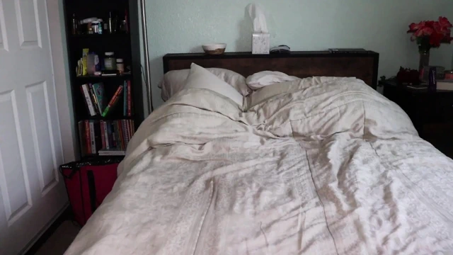 İri güzel ayaklı sürtük götü ve amcığıyla seni azdırıyor